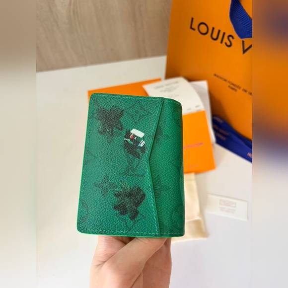 Louis Vuitton Pocket Organizer - Picture 7 of 8